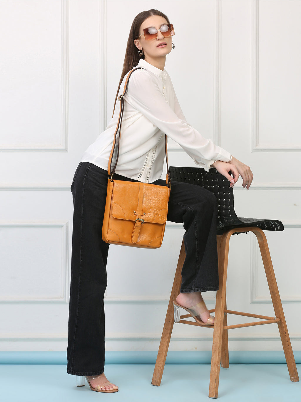 Yellow Leather Sling Bag: Trendy Design, Practical Convenience, and Ultimate Style