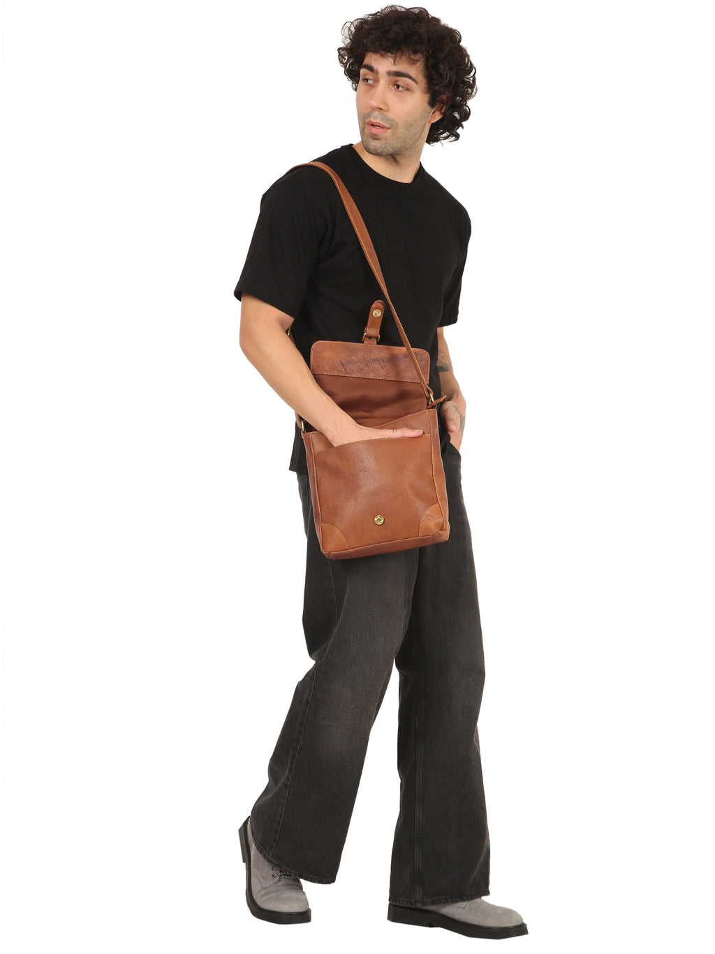 Tan Leather Sling Bag: Trendy Design, Practical Convenience, and Ultimate Style