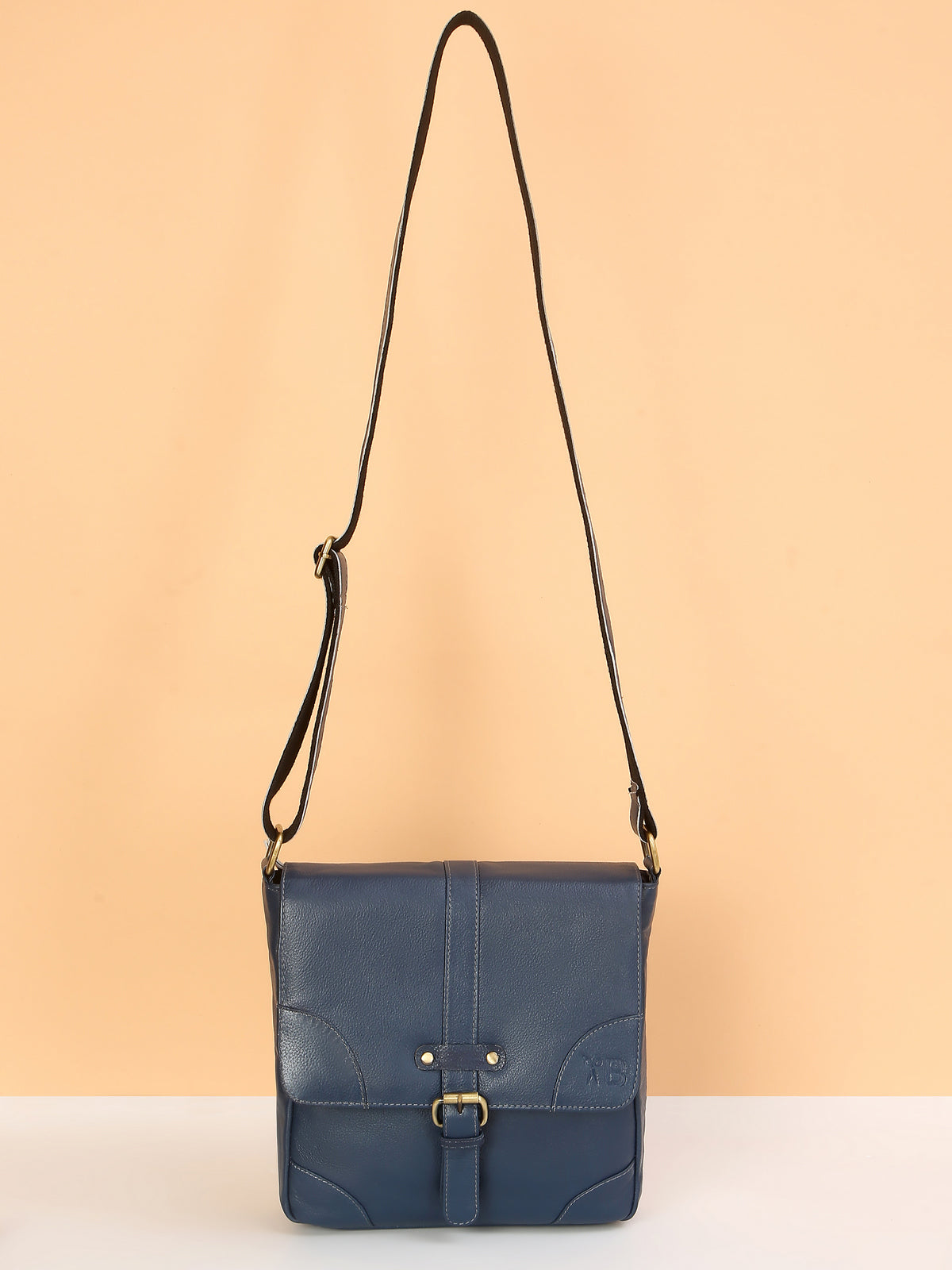 Blue Leather Sling Bag: Trendy Design, Practical Convenience, and Ultimate Style