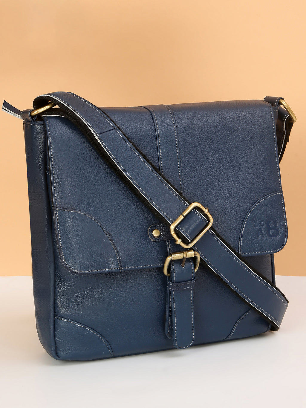 Blue Leather Sling Bag: Trendy Design, Practical Convenience, and Ultimate Style