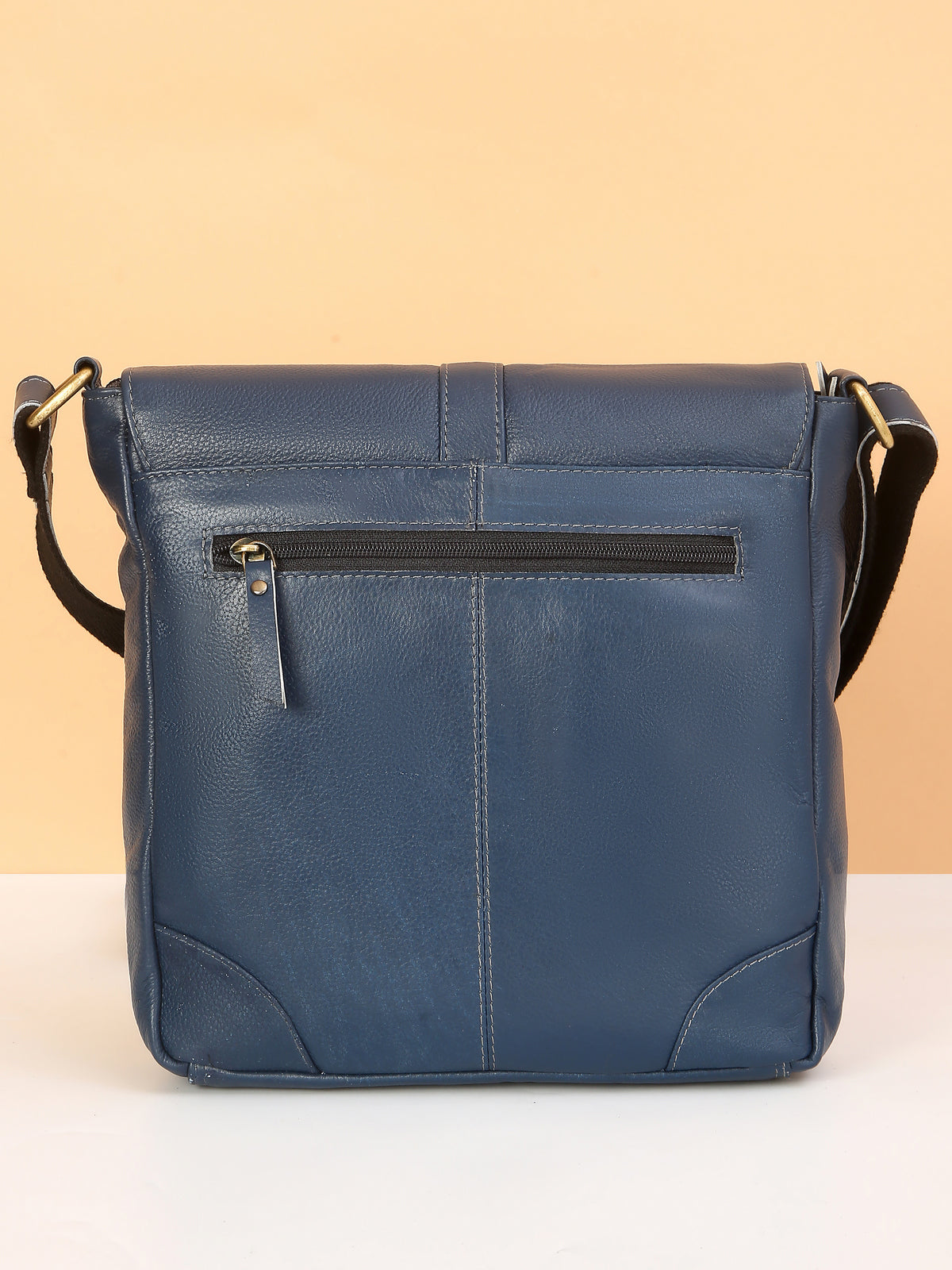 Blue Leather Sling Bag: Trendy Design, Practical Convenience, and Ultimate Style