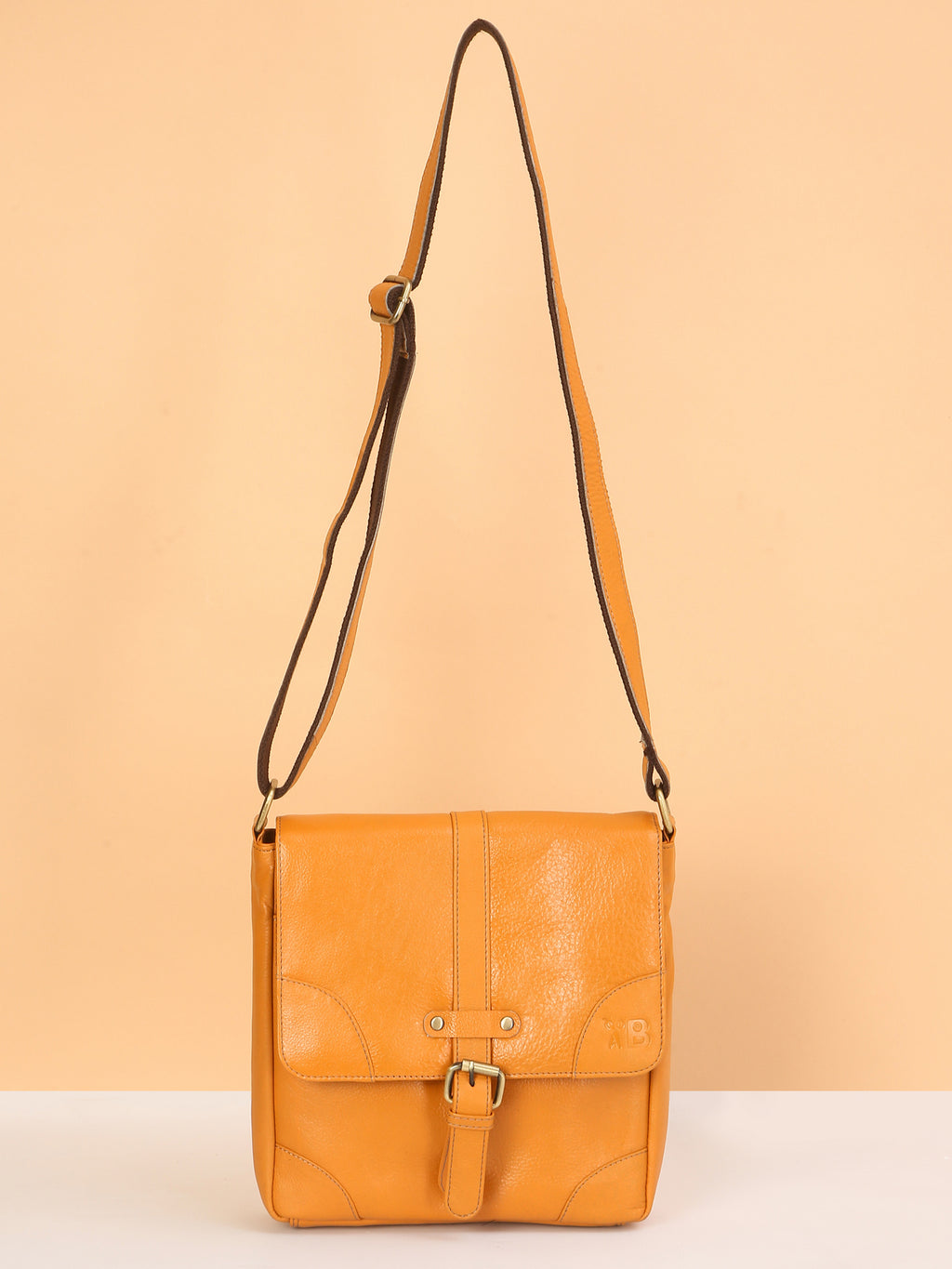 Yellow Leather Sling Bag: Trendy Design, Practical Convenience, and Ultimate Style