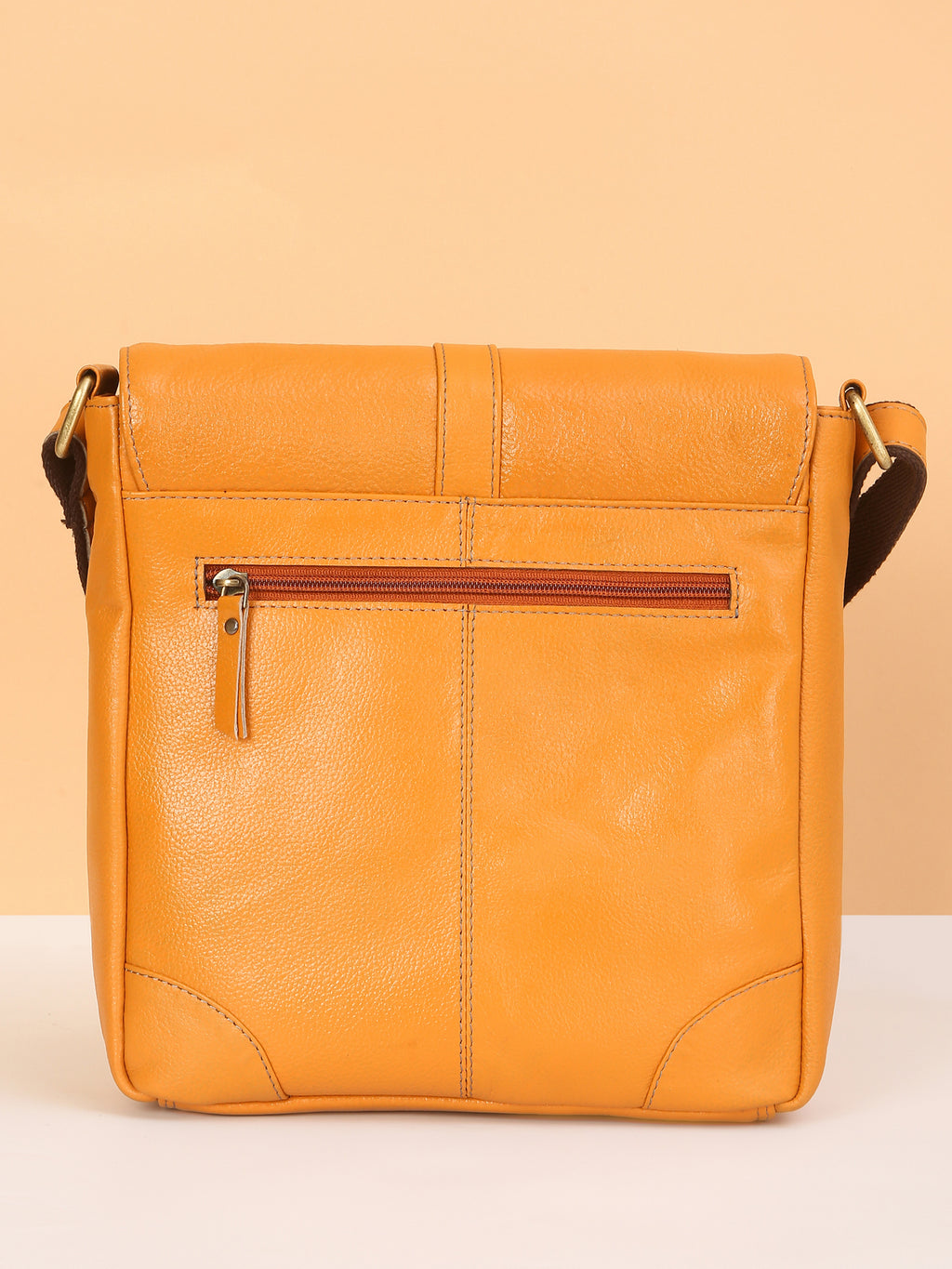 Yellow Leather Sling Bag: Trendy Design, Practical Convenience, and Ultimate Style
