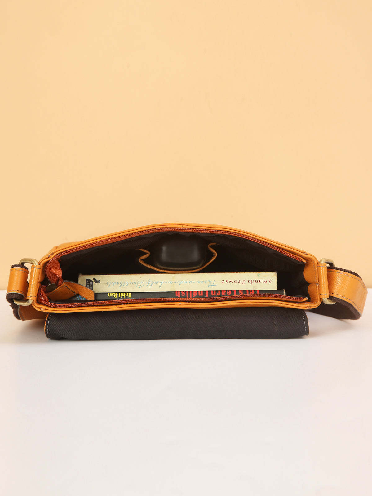 Yellow Leather Sling Bag: Trendy Design, Practical Convenience, and Ultimate Style