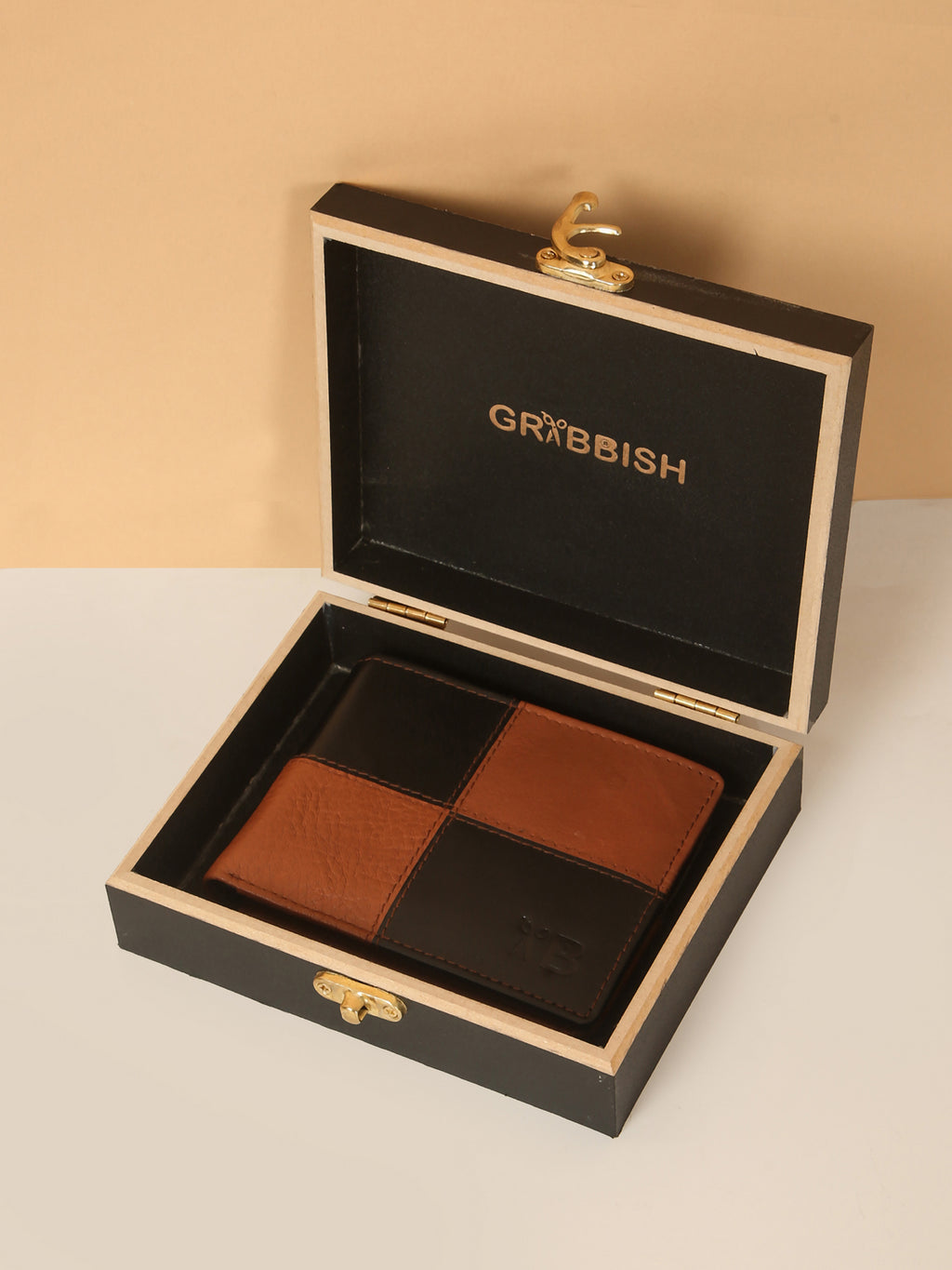 Men’s Bifold Leather Wallet – Classic Check Design, Slim & Stylish