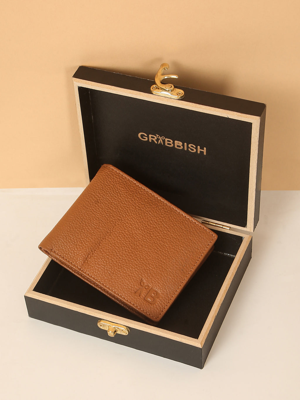 Tan Bifold Leather Wallet for Men – Multiple Card Slots & Sleek Profile