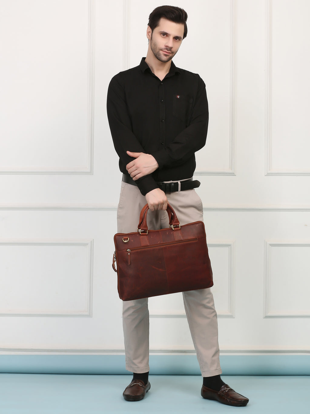 Brown Leather Crossbody Laptop Bag – Stylish, Hands-Free Professional Carry