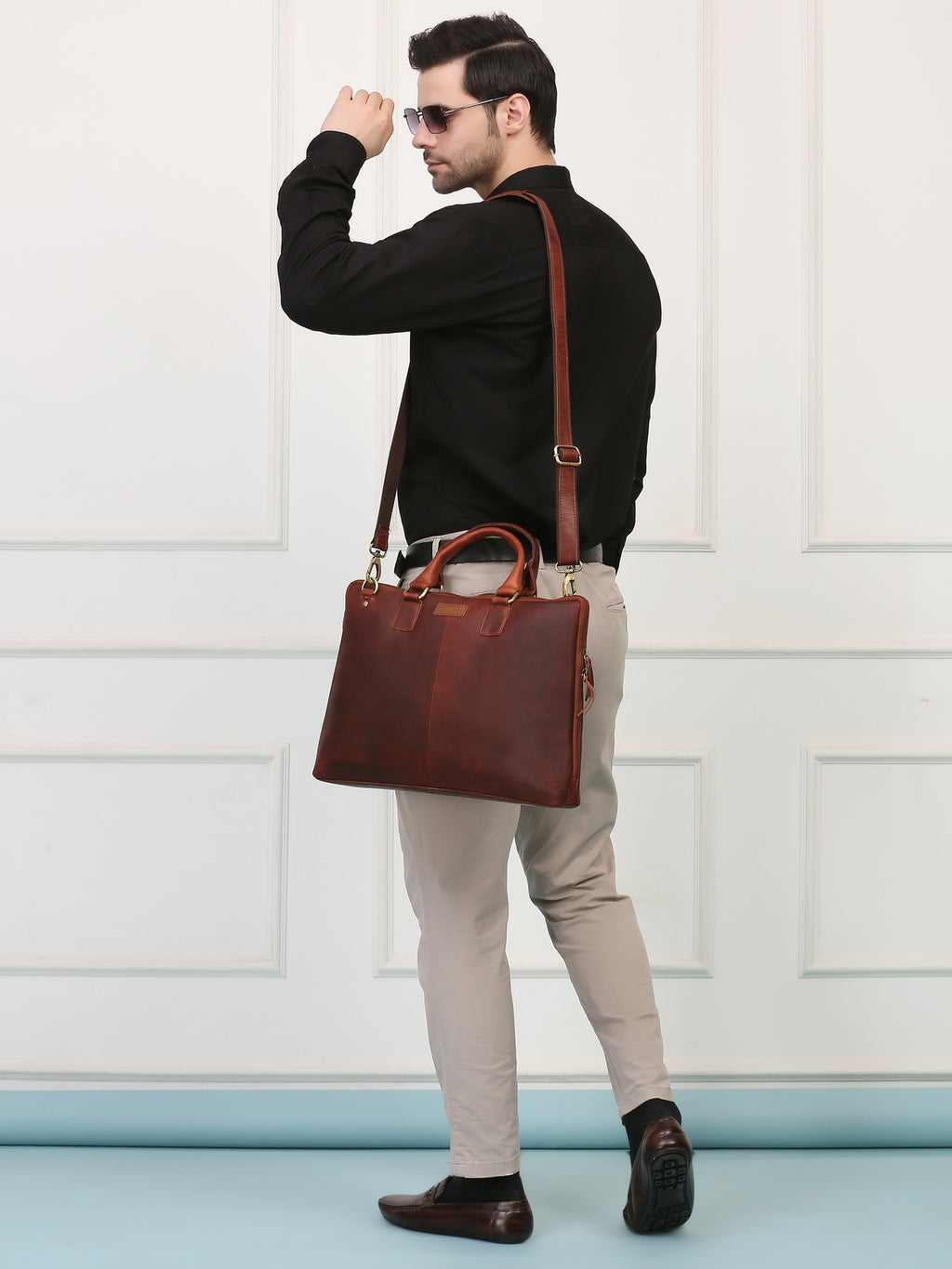 Brown Leather Crossbody Laptop Bag – Stylish, Hands-Free Professional Carry