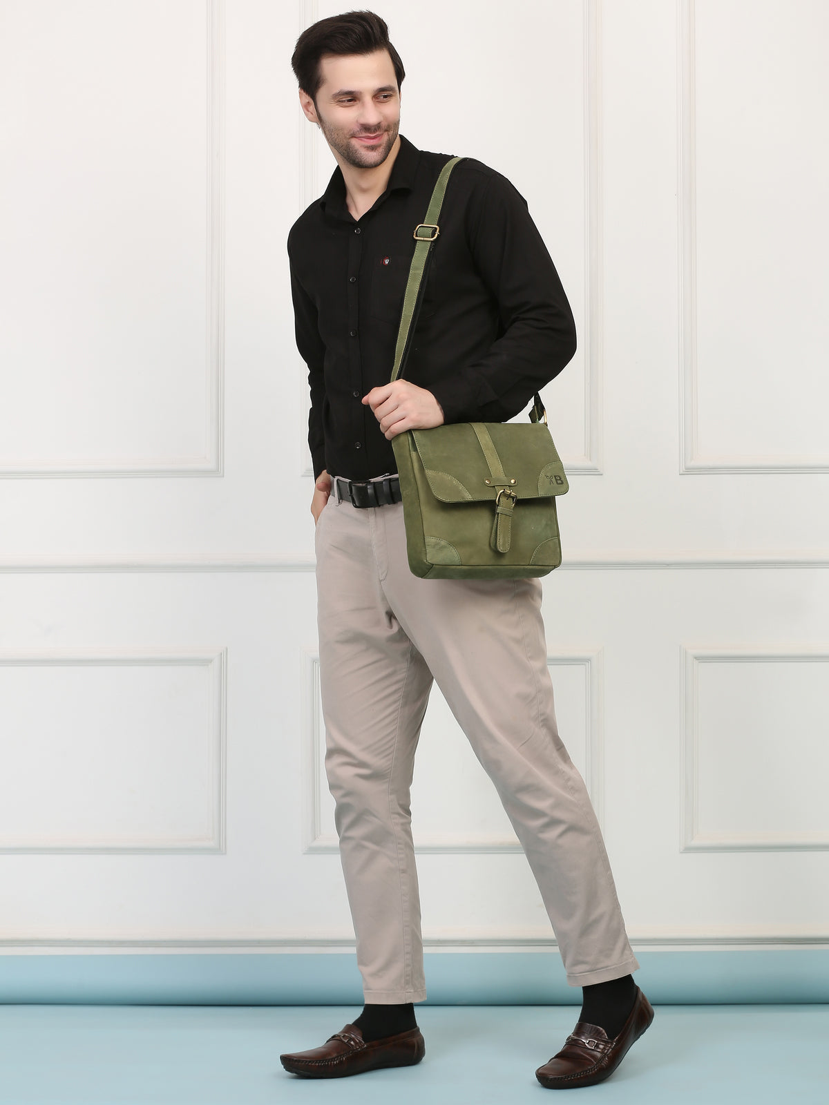 Green Leather Sling Bag: Trendy Design, Practical Convenience, and Ultimate Style