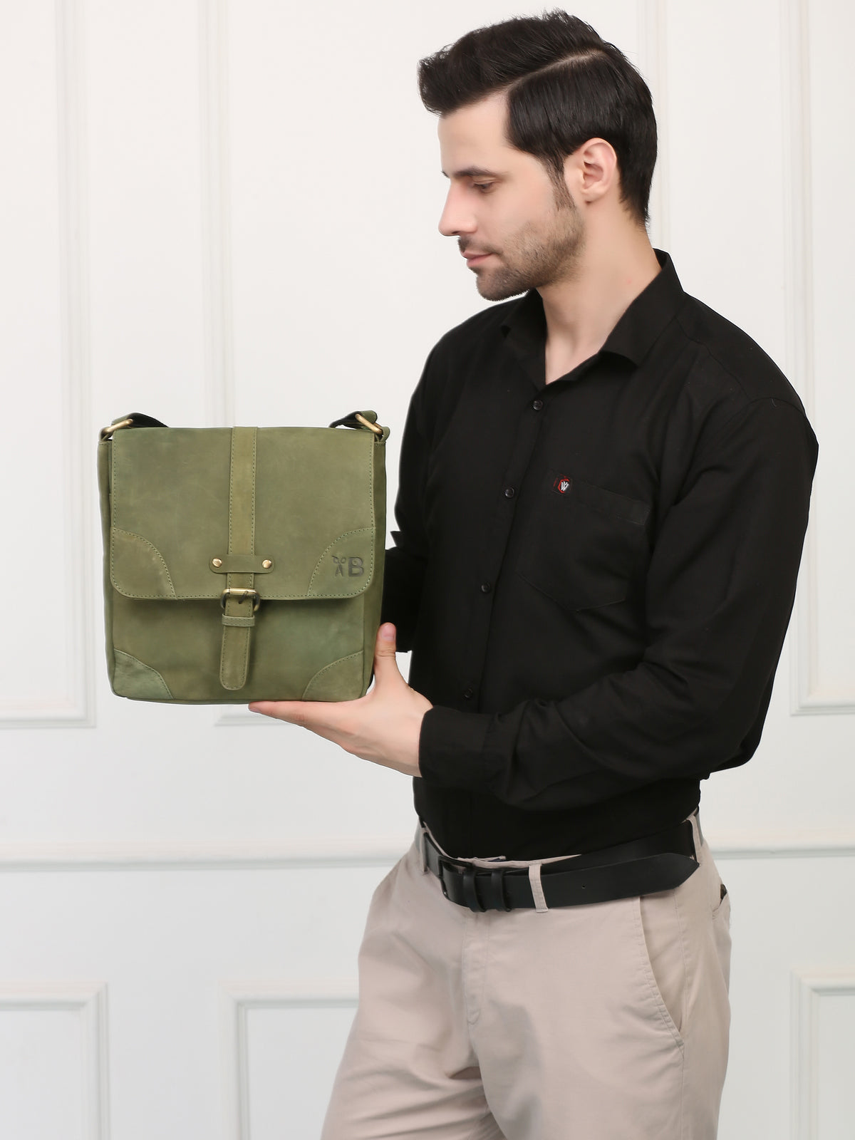 Green Leather Sling Bag: Trendy Design, Practical Convenience, and Ultimate Style