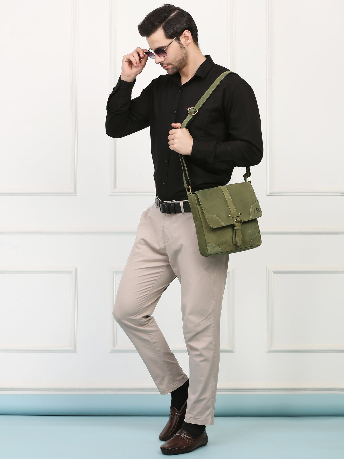 Green Leather Sling Bag: Trendy Design, Practical Convenience, and Ultimate Style