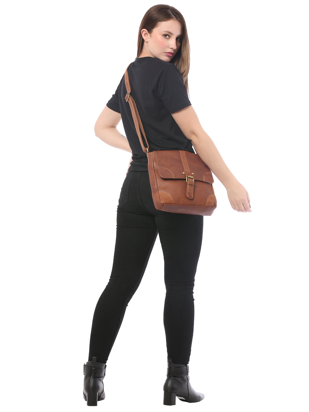 Tan Leather Sling Bag: Trendy Design, Practical Convenience, and Ultimate Style